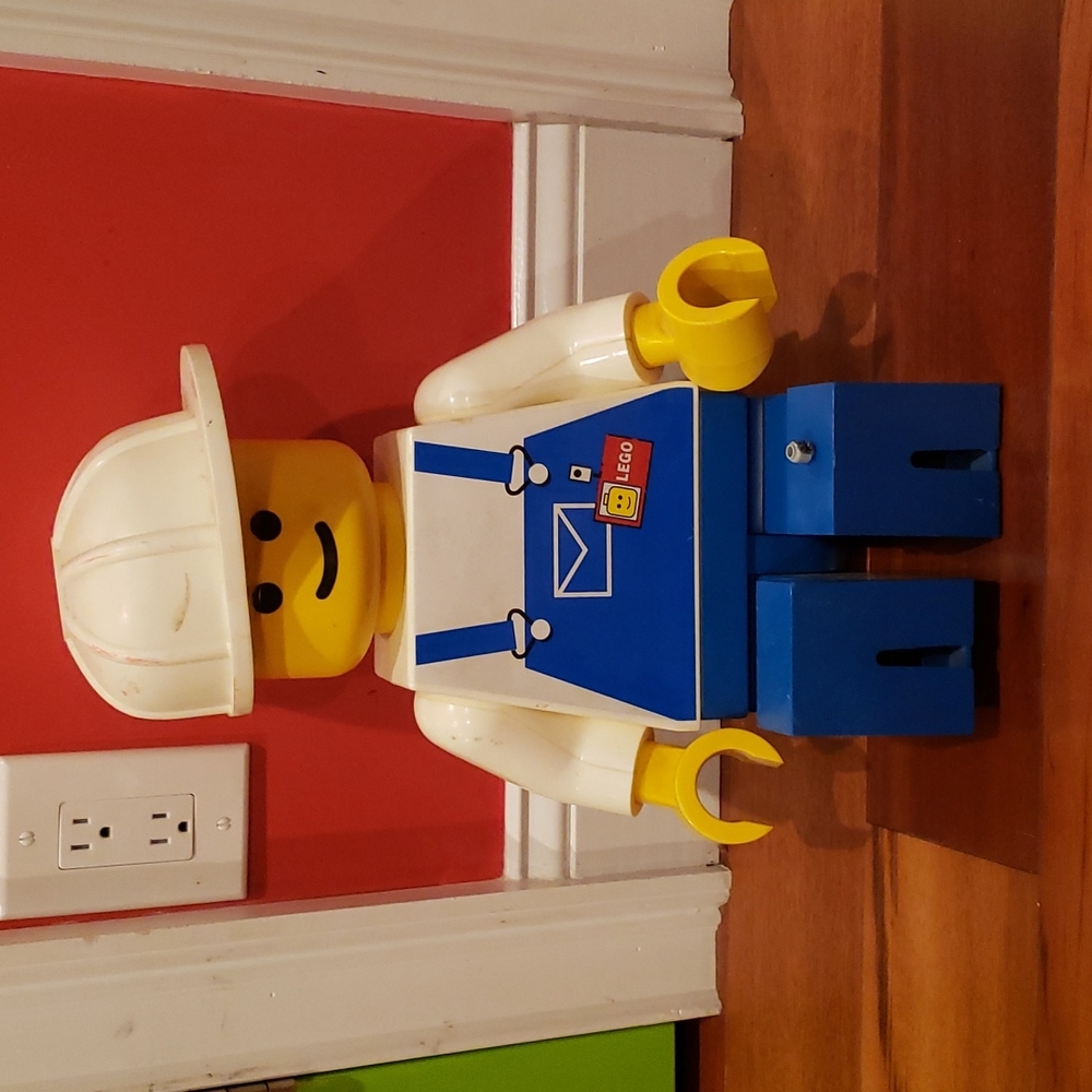 Vintage Toys "R" Us lego display 18" - Picture 4 of 4
